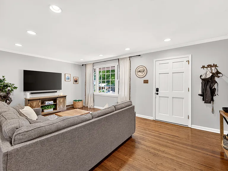 5311 Furman Pl — Photo 4