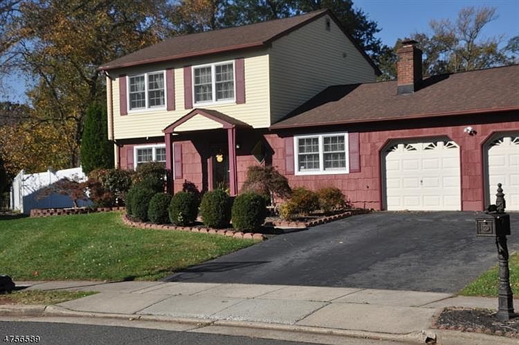 1st image of 16 Westwood Cir