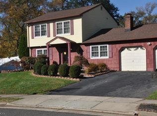 16 Westwood Cir, Edison, NJ 08820