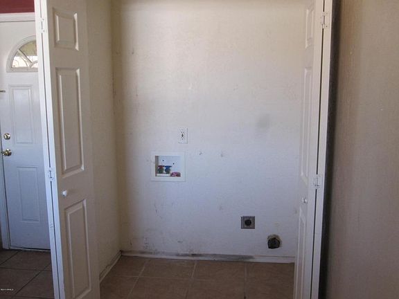 5th image of 2233 N 50th Dr