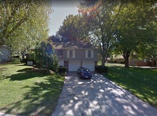 2500 NW London Dr, Blue Springs, MO 64015