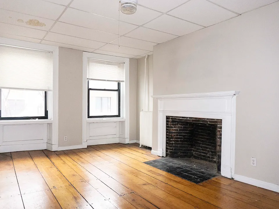147 Charles St #3