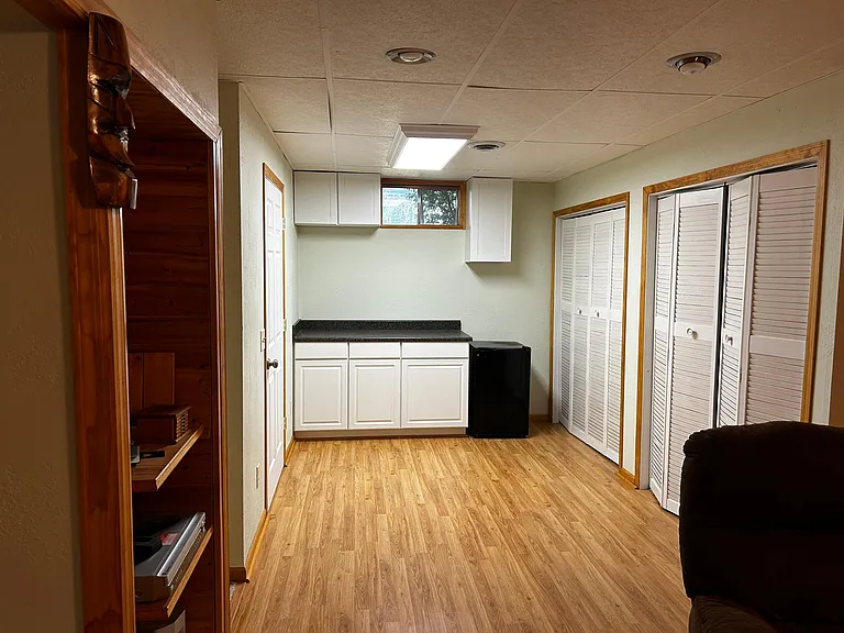 655 Grand Ct — Photo 15