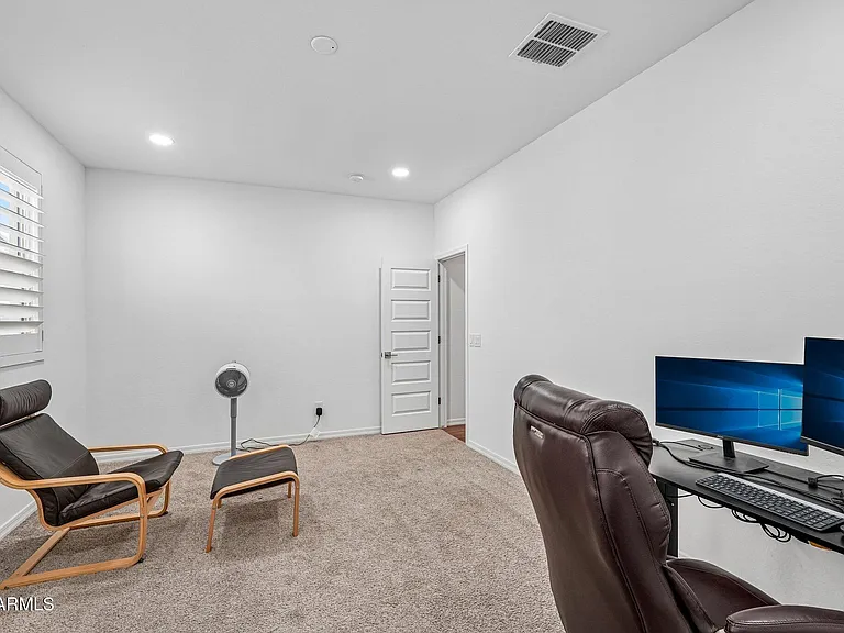 9019 W Denton Ln — Photo 27