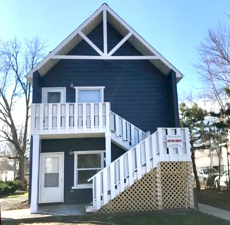 209 W Beardsley Ave #1