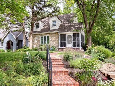 7147 Grand Ave, Kansas City, MO, 64114