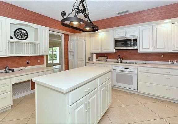 5th image of 5012 Higel Ave