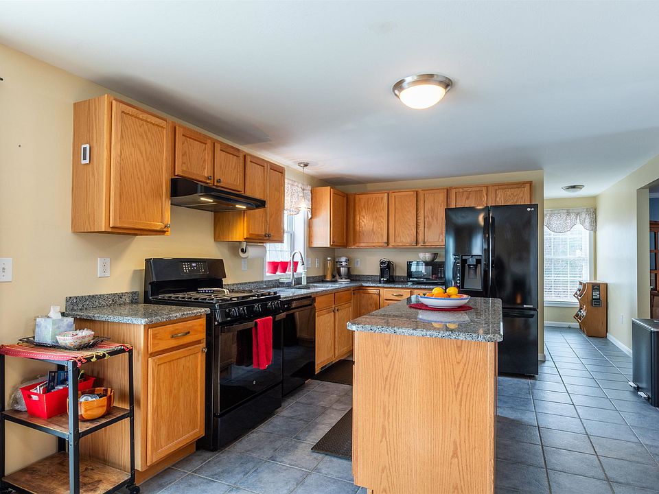 465 Whittington Street, Manchester, NH 03104 Zillow