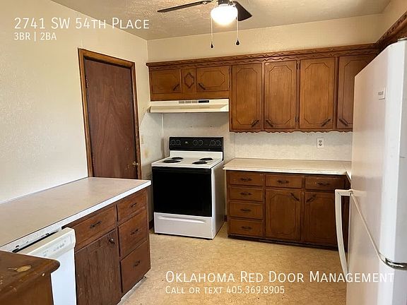 3rd image of 2741 SW 54th Pl