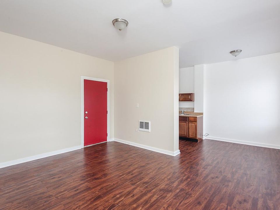 1st image of 35 N Kedzie Ave #303