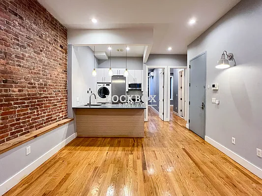 Rented by Lockbox Realty | media 1