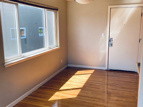 5th image of 1226 Taylor Ave N #8