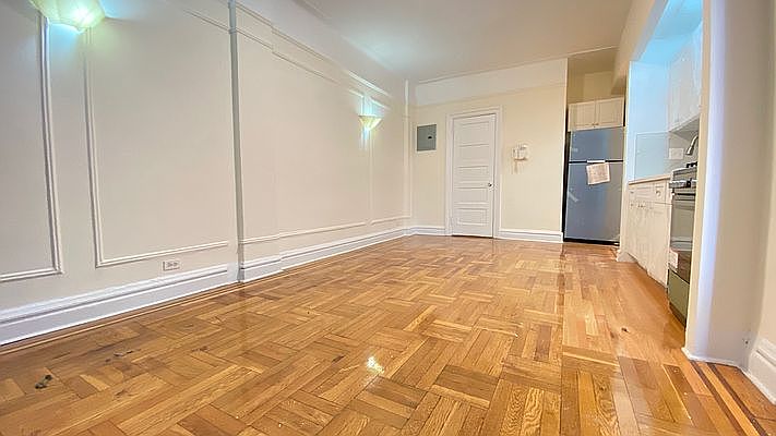 1st image of 60-15 Woodside Ave #4GG