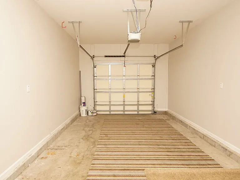 125 Farrah Ave — Photo 32