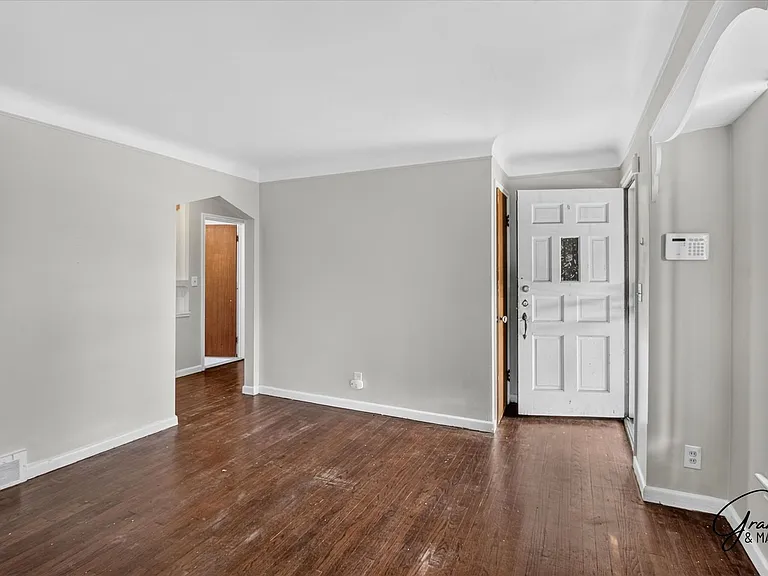 5915 Lodewyck St — Photo 2