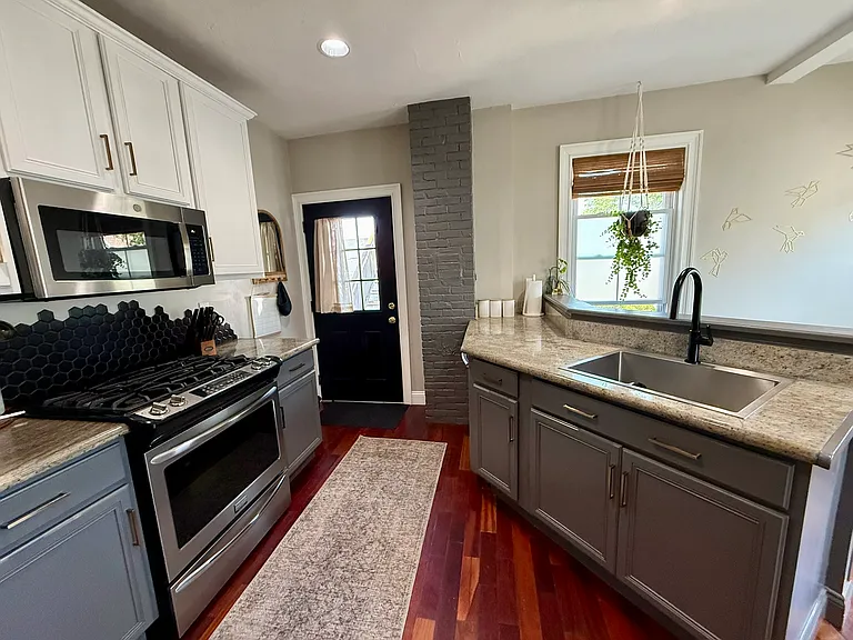 123 Court St #2 — Photo 11