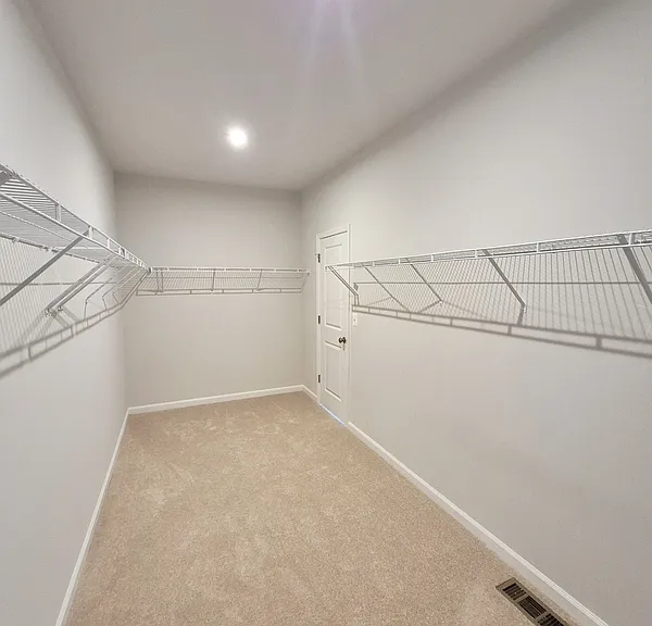 648 Brookwood Glen Ter #B — Photo 33