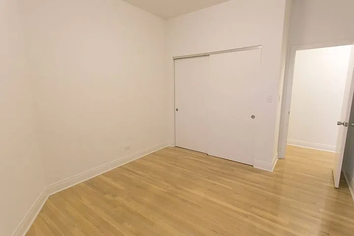 5512 S. Hyde Park Boulevard — Photo 30