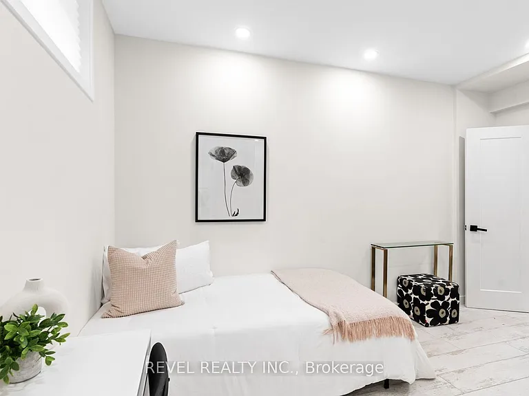 89 Foxley St #LOWER — Photo 10