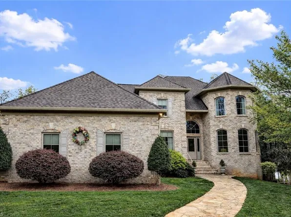 189 Harbor Dr W, Lexington, NC 27292