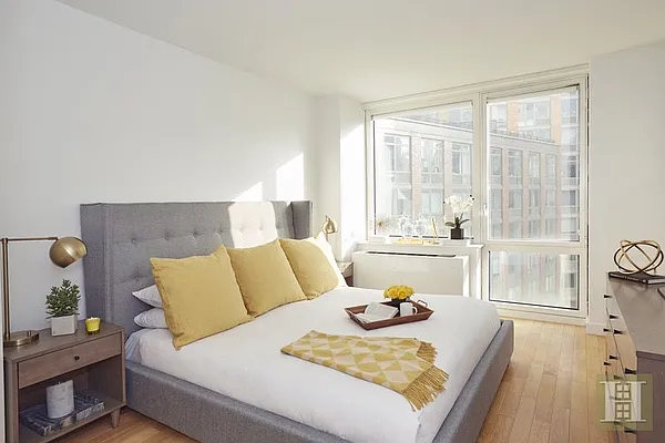 Rented by Halstead Real Estate | media 10