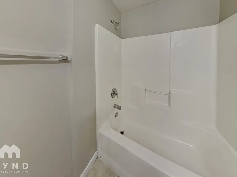 1130 S Clifton Ave — Photo 9