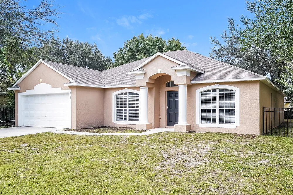 4 bed, 2.0 bath, 2196 sqft, $2,405 — Photo 3