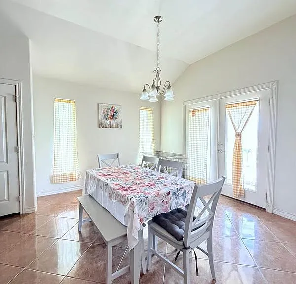 4565 Osborne Ave — Photo 3