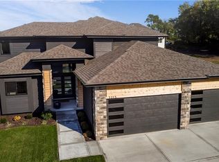 3213 SW Saddlebred Ter, Lees Summit, MO 64082