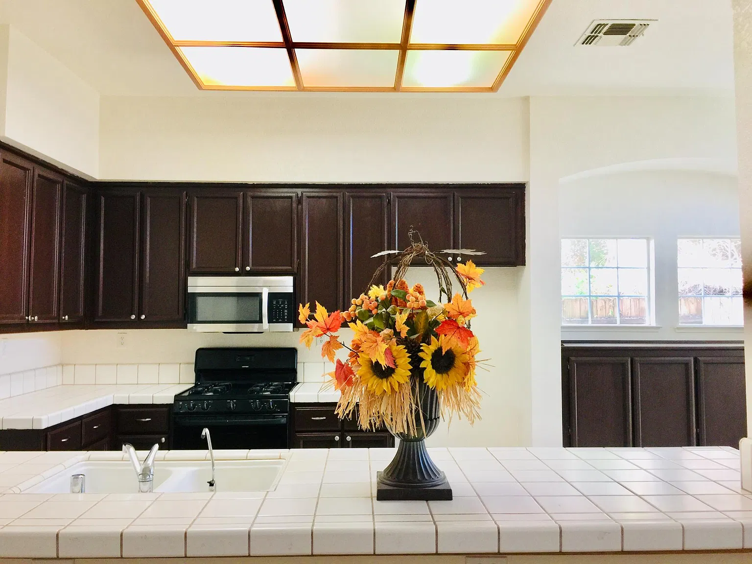 4 bed, 1798 sqft, $2,990 — Photo 2