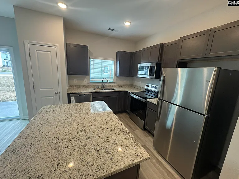 127 Carr Ln — Photo 7
