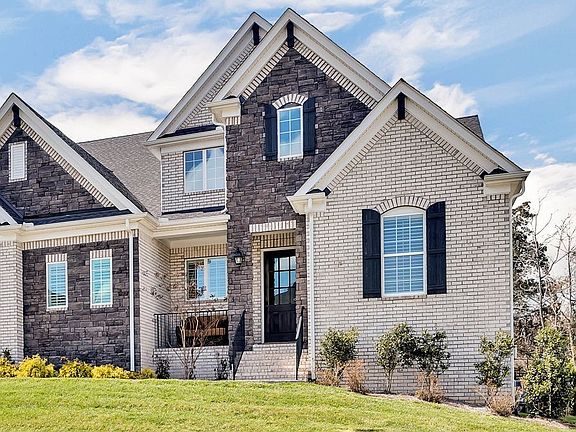 3rd image of 627 Silva Ln