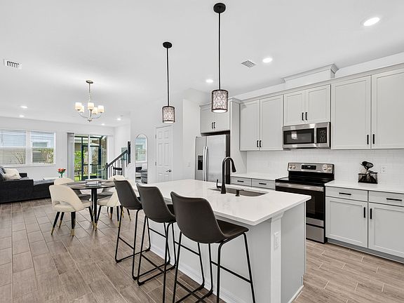 3rd image of 4064 Via Sienna Cir