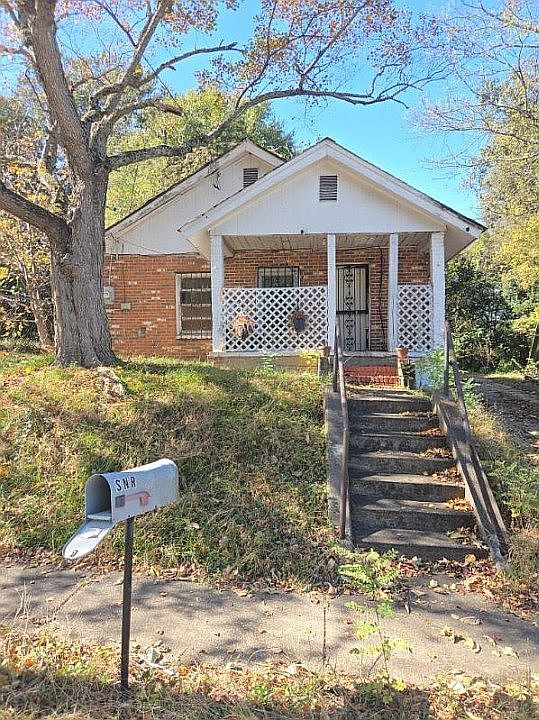 1st image of 844 Oak St
