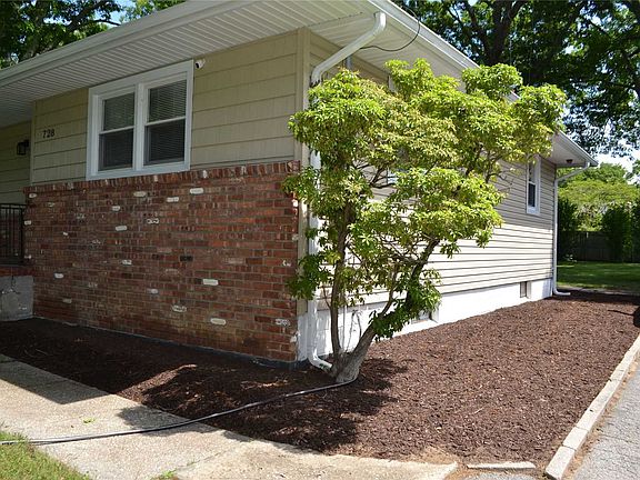 2nd image of 728 Raynor Ave