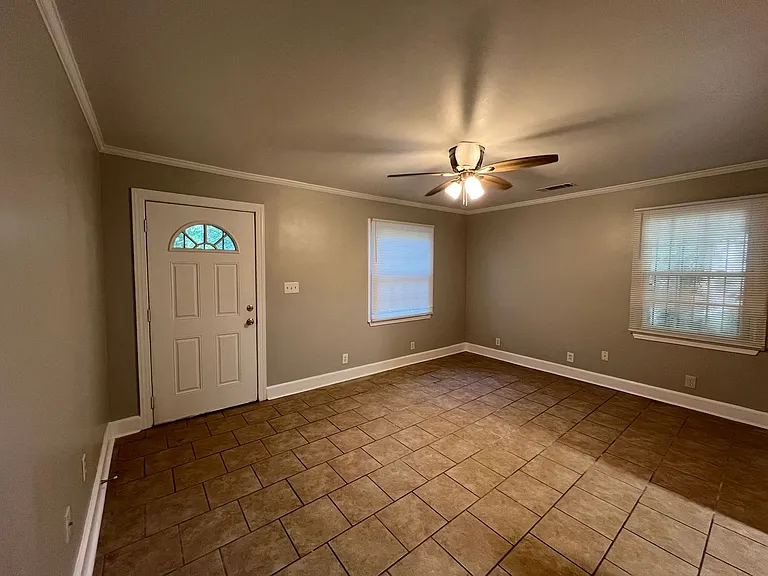 2521 Chestnut St — Photo 4