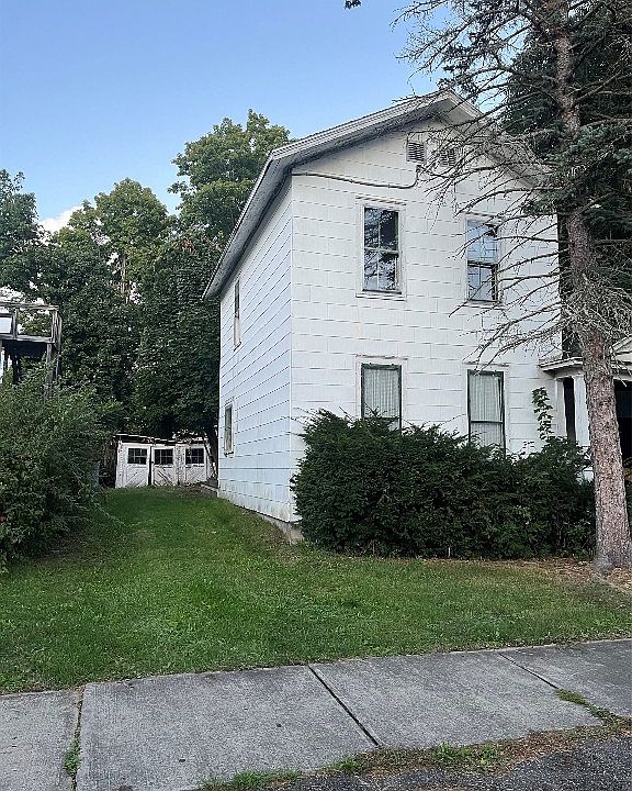 2nd image of 519 Balsam St