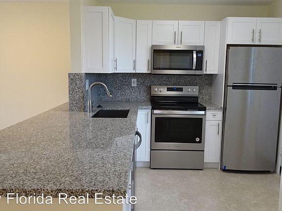 3rd image of 1601 NE 191st St #B409