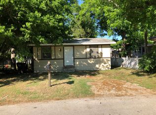203 S Kouns St, Cleburne, TX 76031