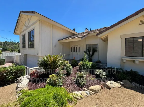 4527 Stark Ave, Woodland Hills, CA 91364