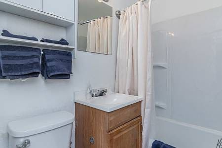 5th image of 1222 9th Ave #1