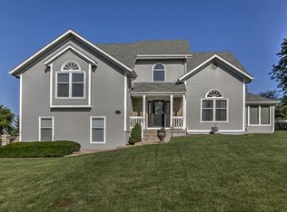 116 SW Wind Ridge Dr, Lees Summit, MO 64081