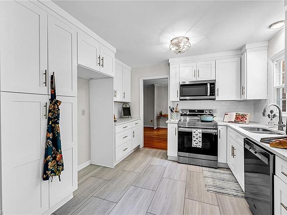5th image of 2708 Lafayette Ave