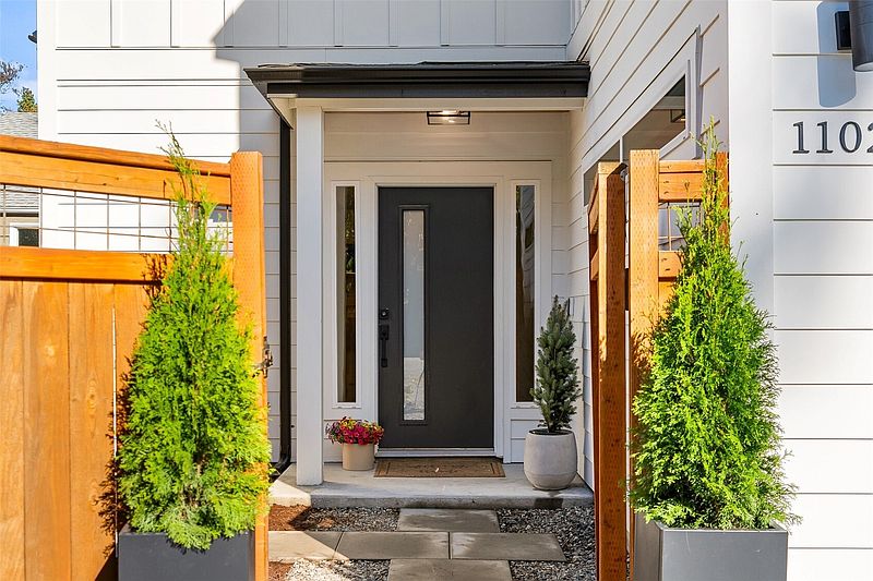 3rd image of 11020 17th Avenue NE