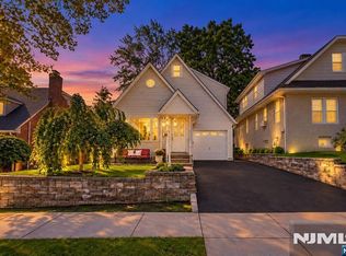 340 Roosevelt Ave, Hasbrouck Heights, NJ 07604