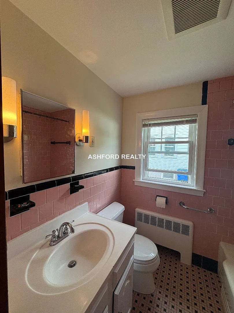 3 bed, 1.5 bath, $3,400 — Photo 3