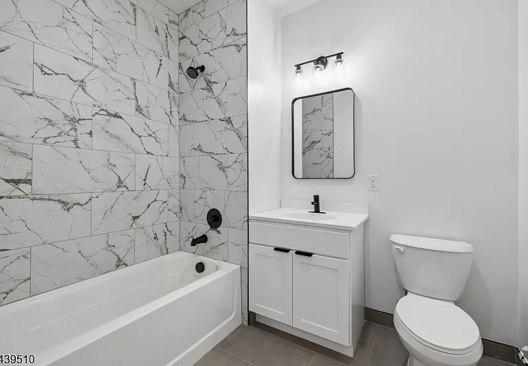 448-452 S Orange Ave #203 — Photo 5