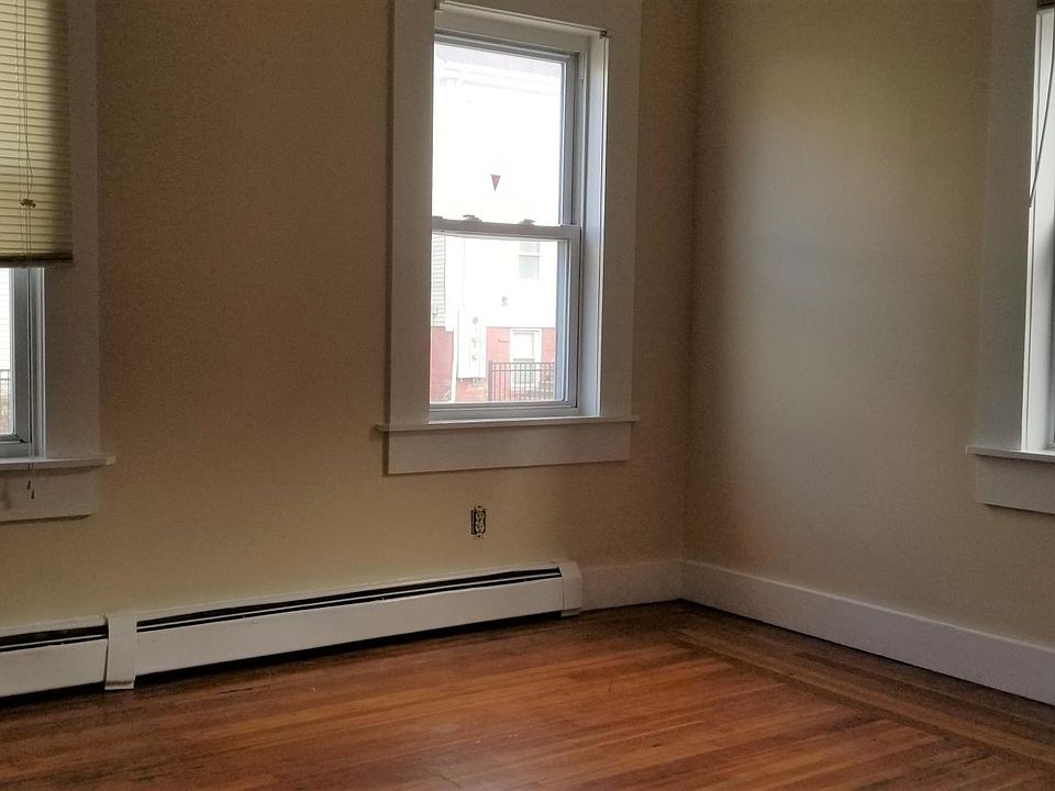 2nd image of 50 Clay St APT 1