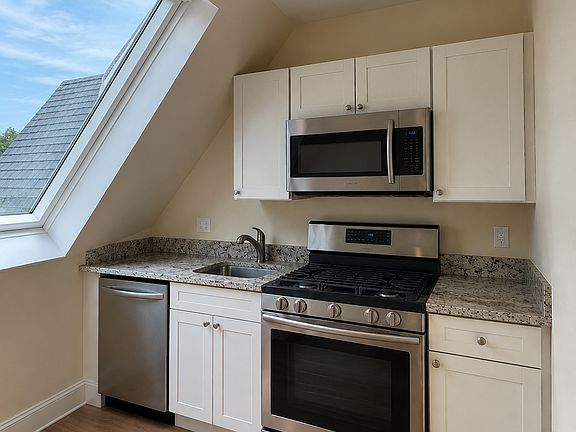 2nd image of 16 Alpine St