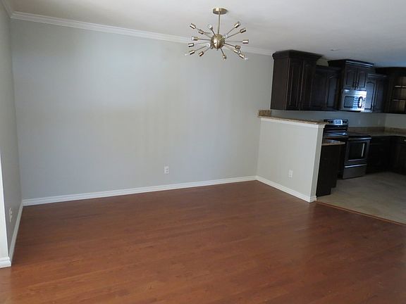 5th image of 66 Fuller Cir